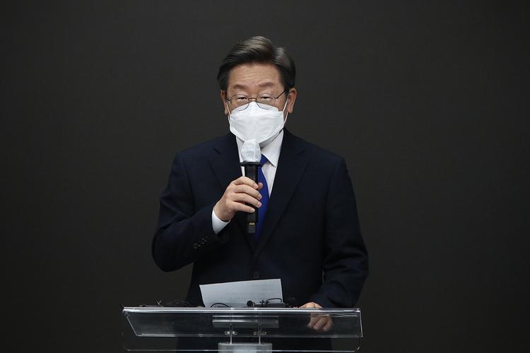 澳门码今晚开什么特号和李在明正式宣誓就职与李在明是什么党